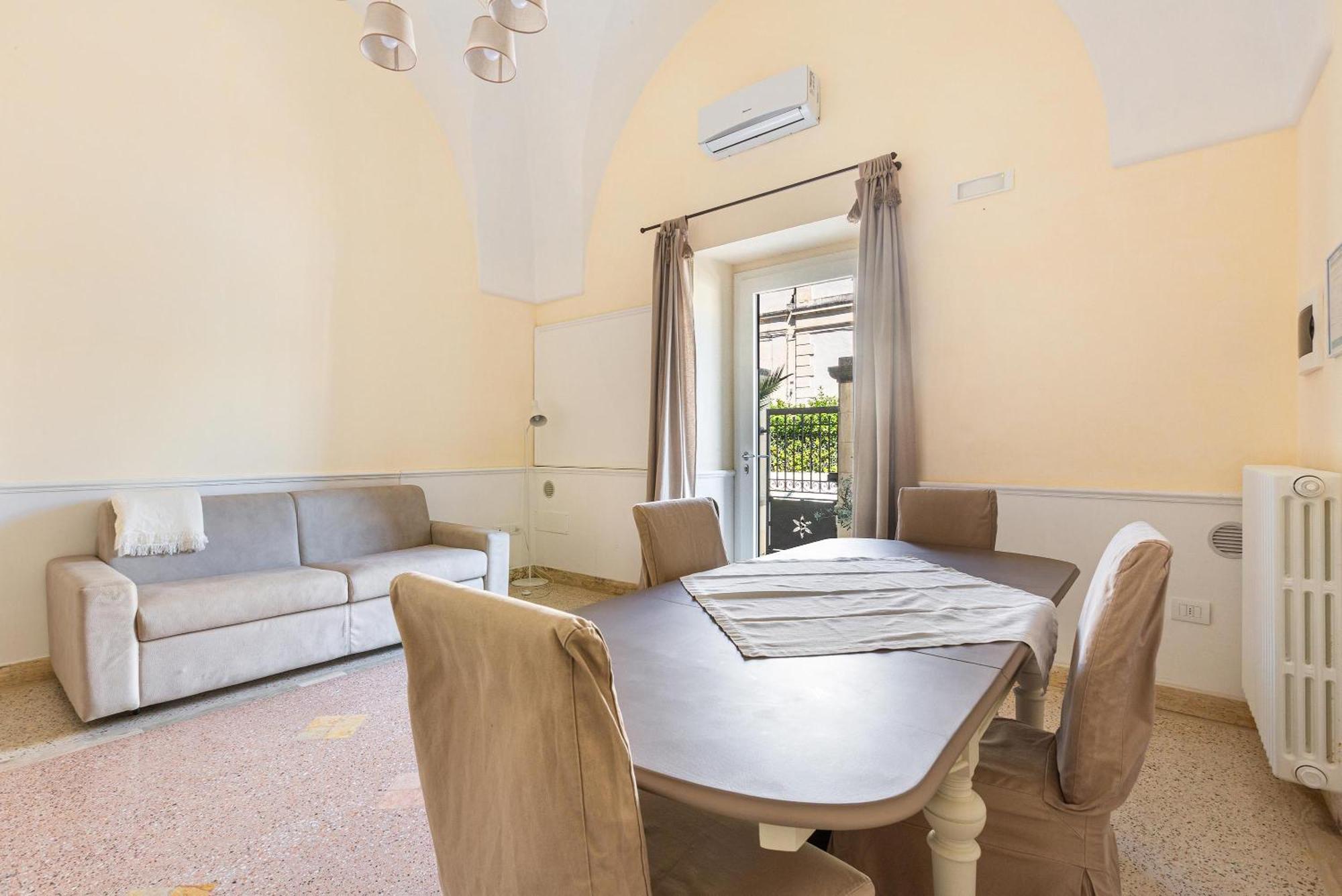 Dimora Le Tre Muse Guesthouse Lecce Exterior foto