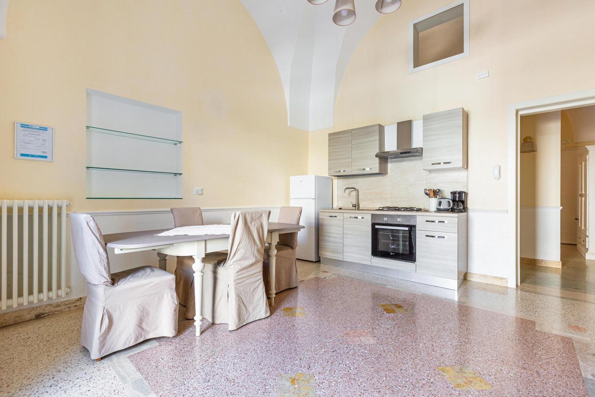Dimora Le Tre Muse Guesthouse Lecce Exterior foto